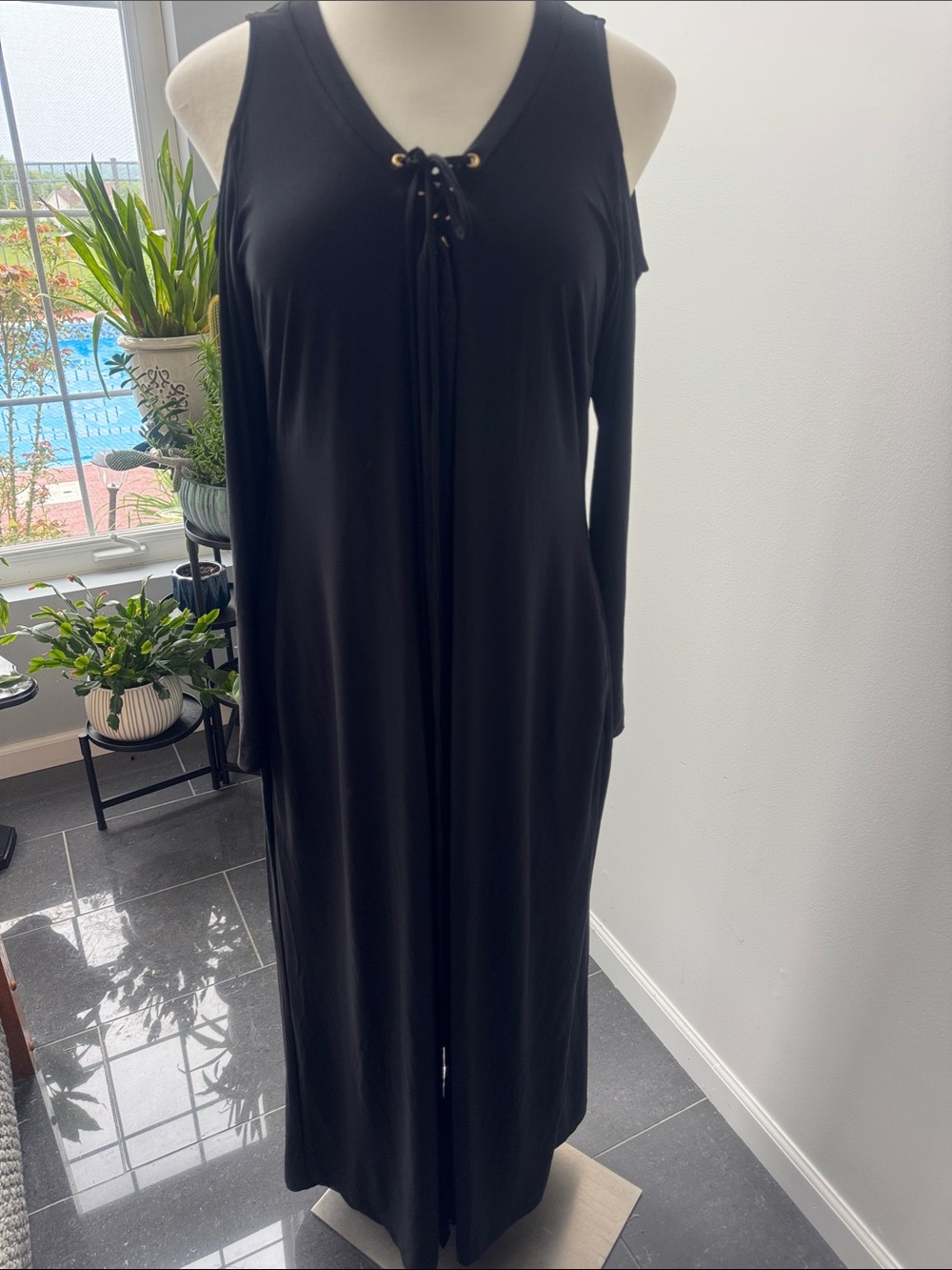 VENUS Black Cold-Shoulder Lace-Up Maxi Top